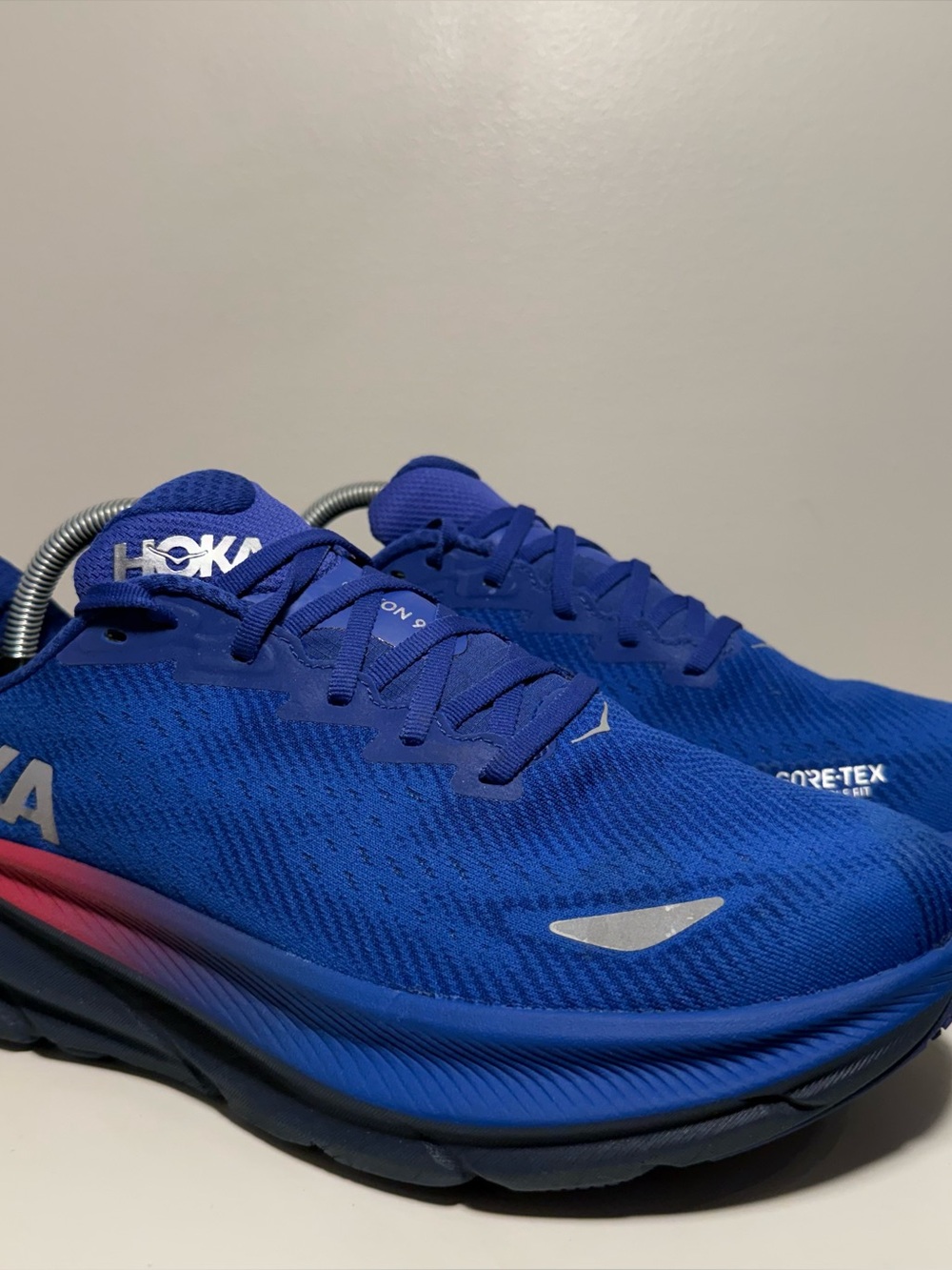 HOKA Clifton 9 GORE-TEX Dazzling Blue Womens 10 Athletic Running Sneaker Cushion